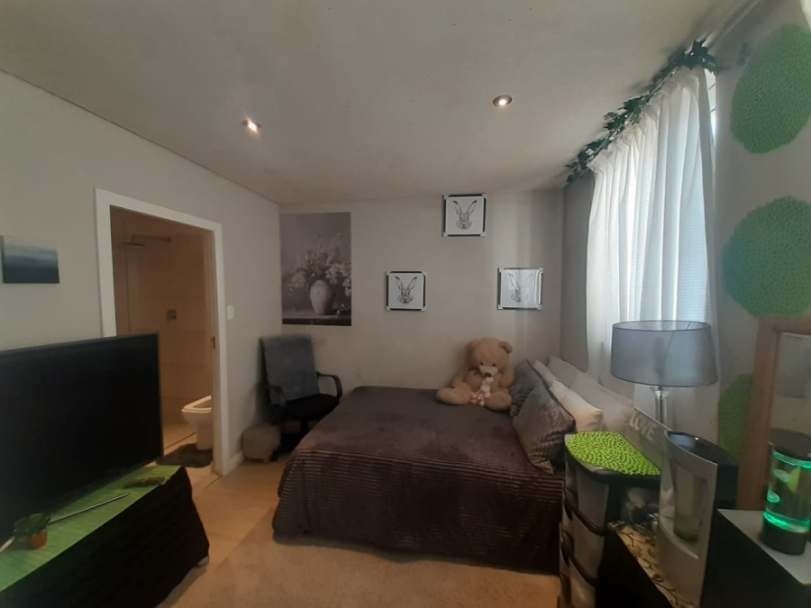 1 Bedroom Property for Sale in Port Elizabeth Central Eastern Cape